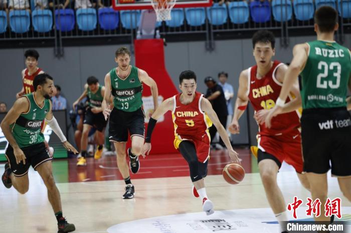 中国男篮热身赛惜败西班牙劲旅尤文图特，廖三