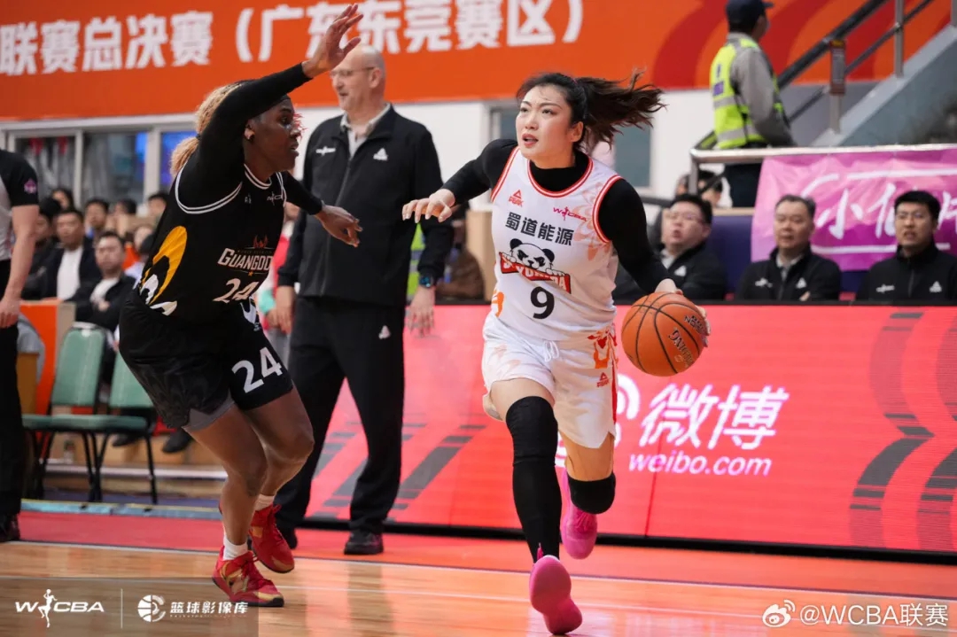 广东女篮夺冠：四川赛季仅输四场，其三场发生