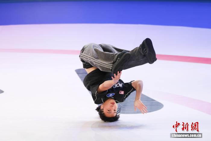 刘清漪全运会霹雳舞夺冠 魔幻武术融合惊艳全场