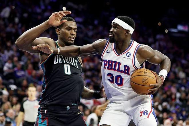 活塞客场大胜76人锁定东部常规赛冠军